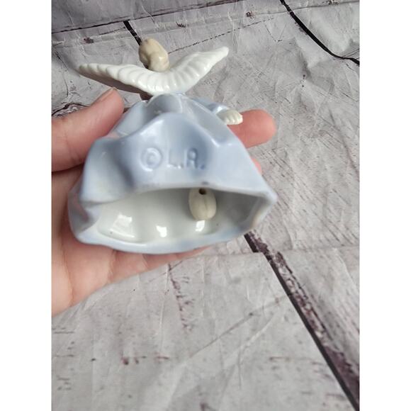 Vintage L.R Kissing Angel Bell Blue And White Cherub Girl 3 1/2inches Tall - Picture 5 of 7